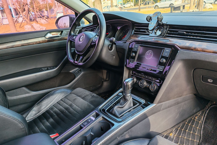 大众 迈腾 2017款 380TSI DSG 豪华型中控内饰7006