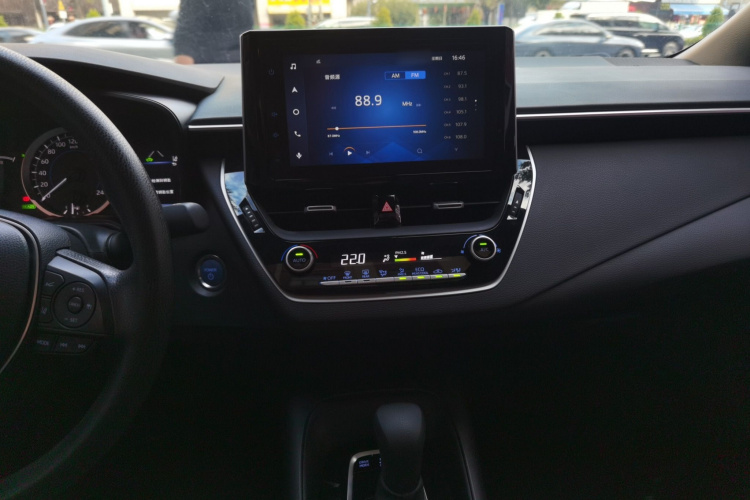 丰田 雷凌 2021款 双擎 1.8H E-CVT豪华版局部细节16