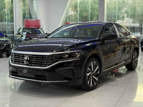 大众 帕萨特 2025款 出众款 380TSI 龙腾版