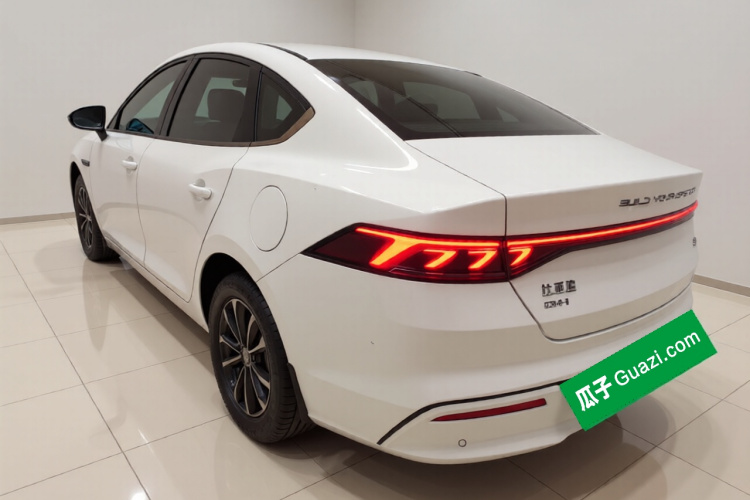 比亚迪 秦PLUS 2023款 冠军版 DM-i 55KM领先型车身外观5