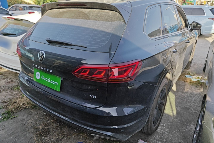 大众 途锐 2022款 3.0TSI 锐享版 曜黑运动套装车身外观6005