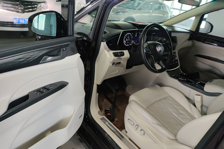 别克GL8 2020款 Avenir艾维亚 七座亲礼版中控内饰7003