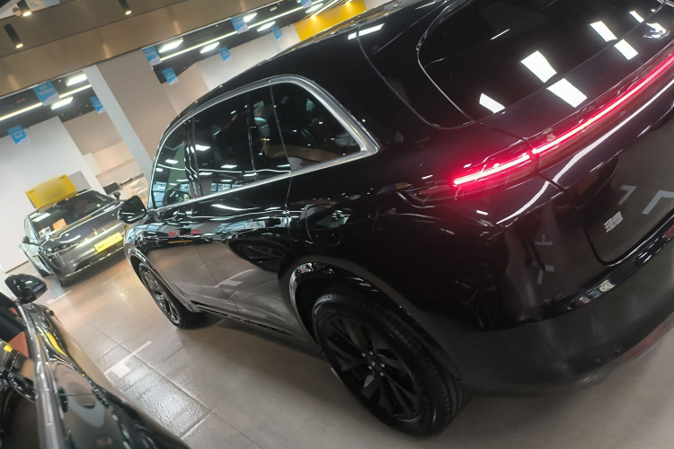 理想汽车 理想L7 2023款 Air车身外观4