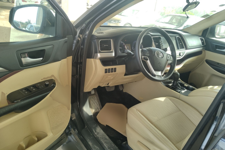 丰田 汉兰达 2015款 2.0T 四驱精英版 7座中控内饰7003