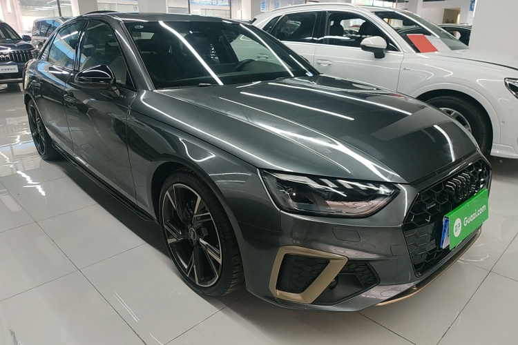 奥迪A4L 2024款 40 TFSI quattro RS套件燃速型车身外观6002