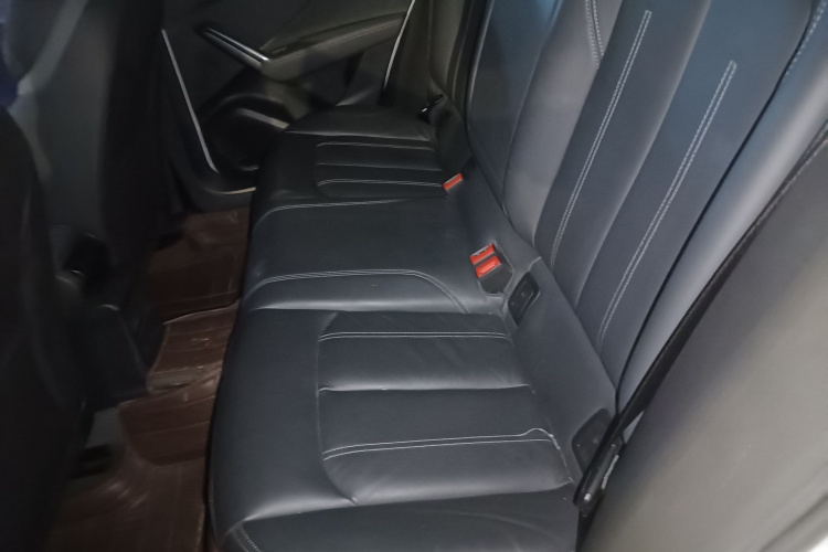 奥迪Q2L 2022款 35 TFSI 时尚动感型中控内饰7004