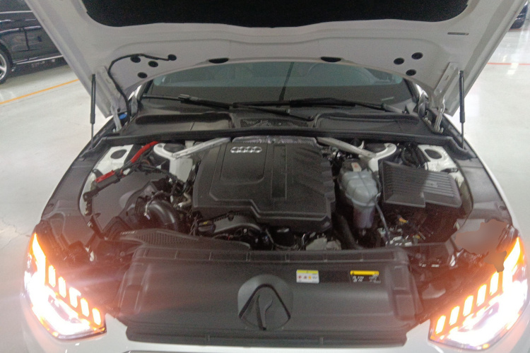 奥迪A4L 2023款 40 TFSI 时尚动感型机舱底盘24