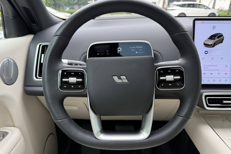 理想汽车 理想L9 2024款 Ultra中控内饰7008