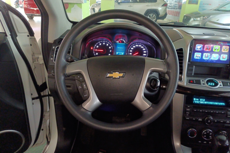 雪佛兰 科帕奇 2015款 2.4L 两驱城市版 7座中控内饰13