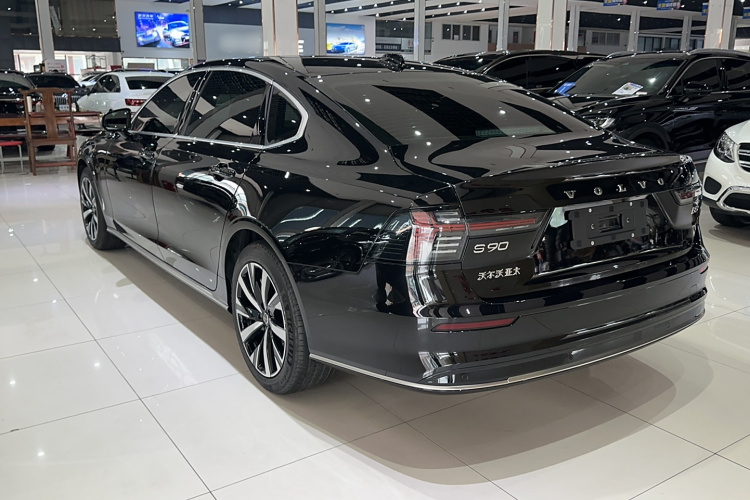 沃尔沃S90 2026款 B5 智逸豪华版车身外观6006