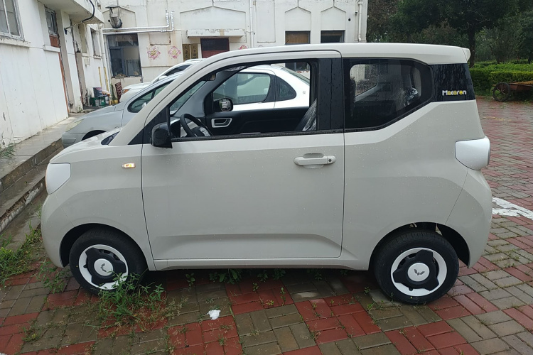 五菱汽车 宏光MINIEV 2024款 第三代 215km 青春版车身外观4