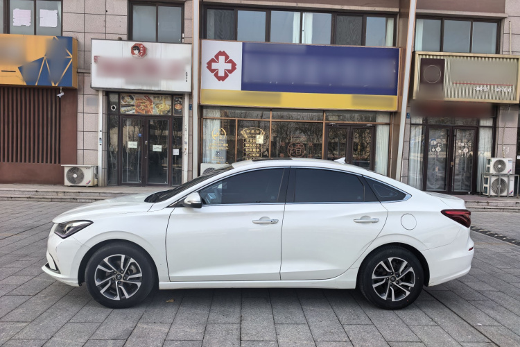 长安 逸动 2018款 1.6L GDI 手动时尚型车身外观6003