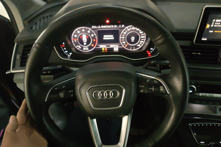 奥迪Q5L 2018款 45 TFSI 尊享时尚型 国V中控内饰13