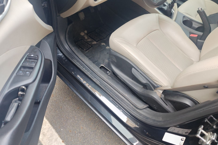 别克 英朗 2016款 15N 手动精英型中控内饰20