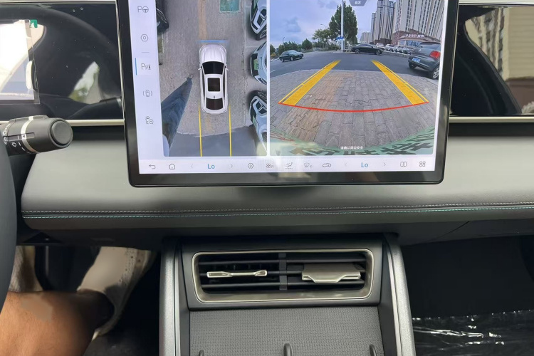 比亚迪 秦L 2025款 DM-i 智驾版 80KM领先型中控内饰7003