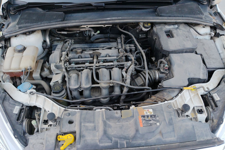 福特 福克斯 2018款 两厢经典 1.6L 自动风尚型智行版机舱底盘24