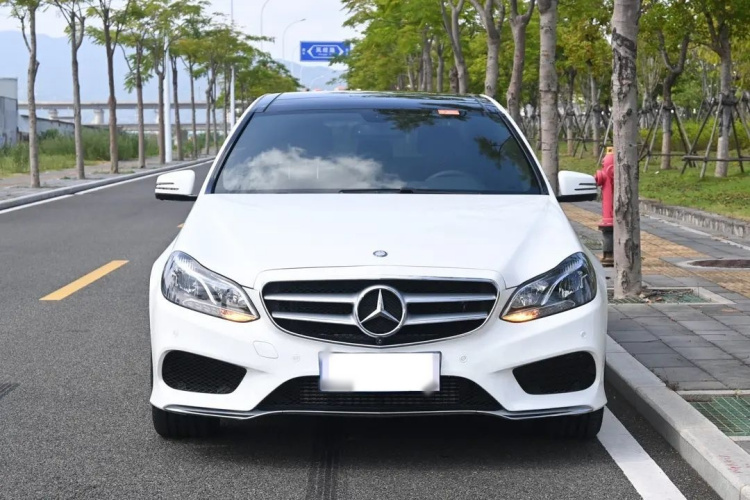 奔驰E级 2015款 改款 E 260 L 运动型车身外观6001
