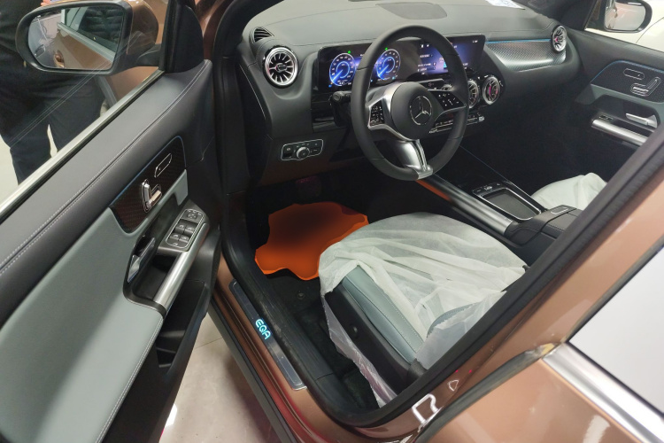 奔驰EQA 2025款 EQA 260中控内饰7003