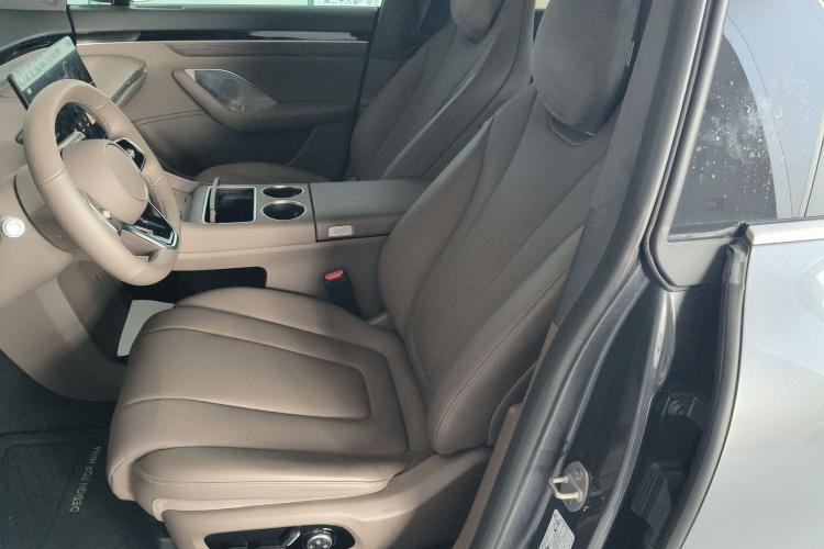 鸿蒙智行 智界R7 2025款 增程 251km Max局部细节19