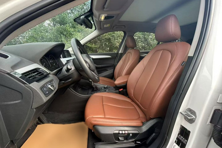 宝马X1 2018款 sDrive20Li 领先型中控内饰7005