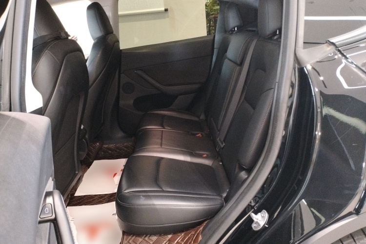 特斯拉 Model Y 2023款 长续航全轮驱动版中控内饰21