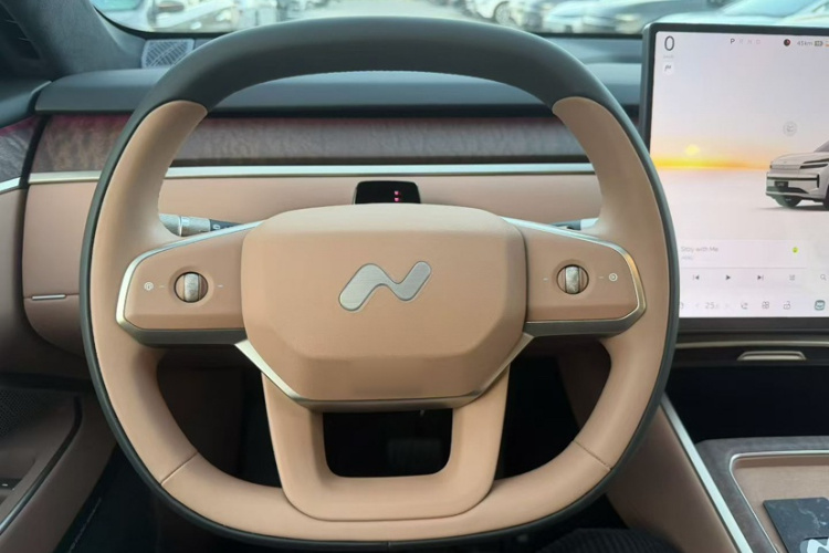 乐道L90 2025款 Max 六座版中控内饰7006