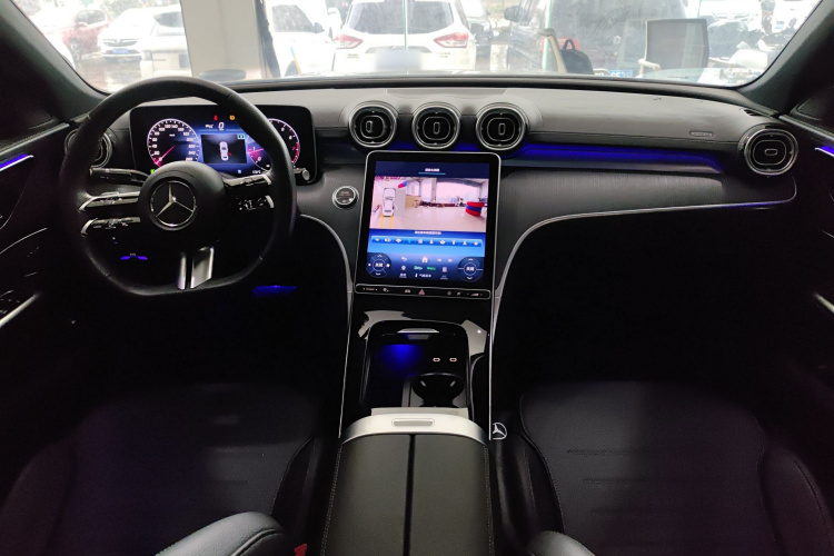 奔驰C级 2024款 C 260 L 运动版中控内饰12