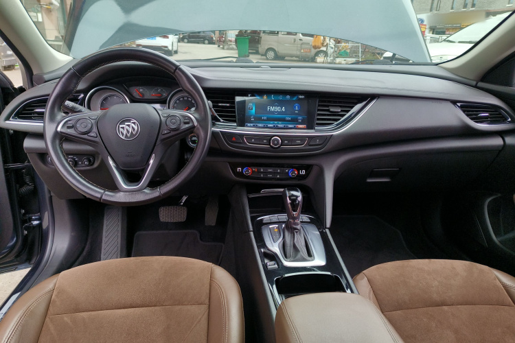 别克 君威 2019款 20T 精英型 国VI中控内饰12