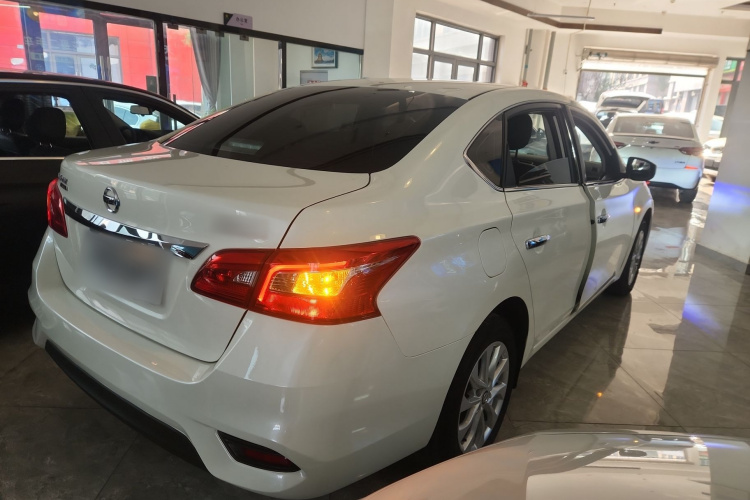 日产 轩逸 2022款 经典 1.6XE CVT舒适版车身外观7