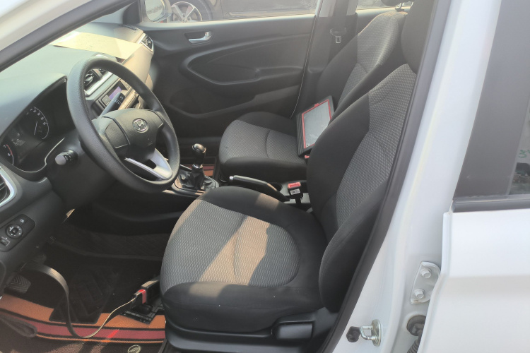 现代 瑞纳 2020款 1.4L 手动GL焕新版中控内饰19