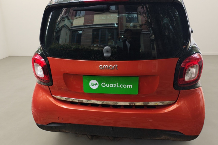 smart fortwo 2016款 0.9T 66千瓦硬顶先锋版车身外观6