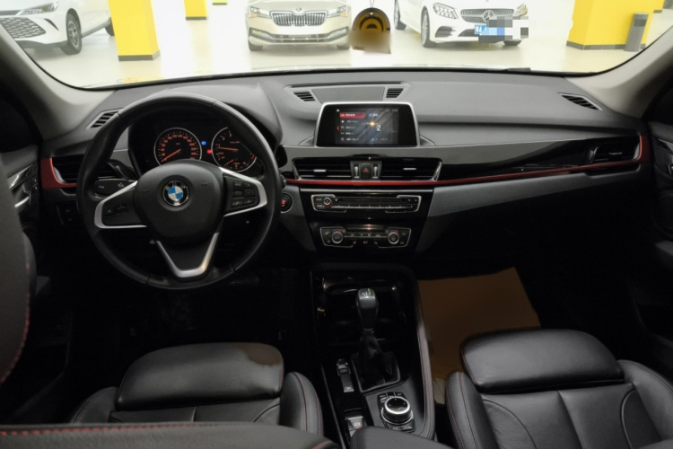 宝马X1 2018款 xDrive20Li 尊享型中控内饰7002