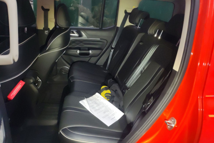 坦克300 2021款 越野版 2.0T 征服者中控内饰21