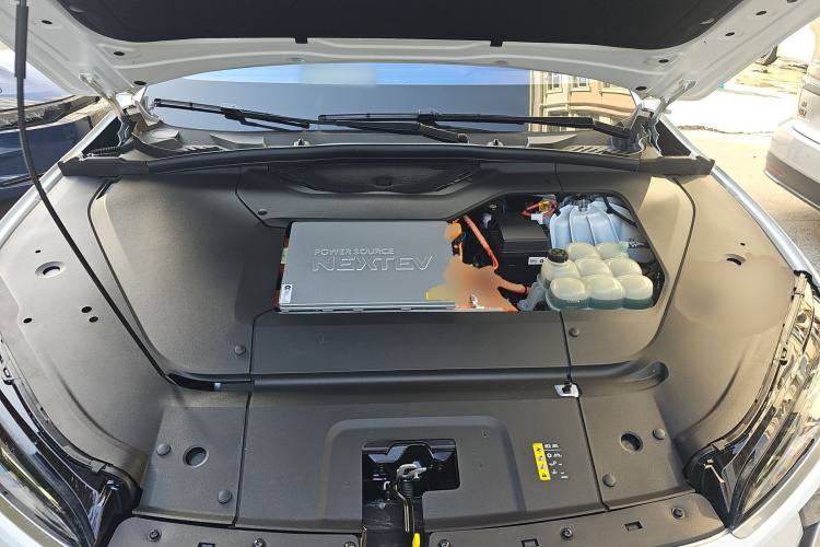 蔚来EC6 2020款 605KM 运动版机舱底盘24