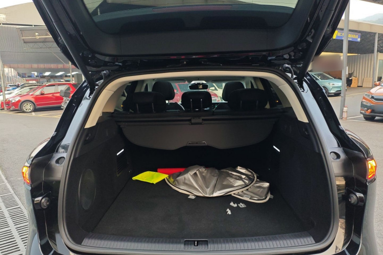 岚图汽车 岚图FREE 2021款 两驱标准纯电城市版机舱底盘23