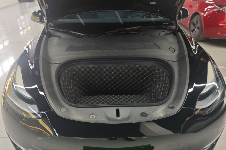 特斯拉 Model Y 2023款 高性能全轮驱动版机舱底盘24