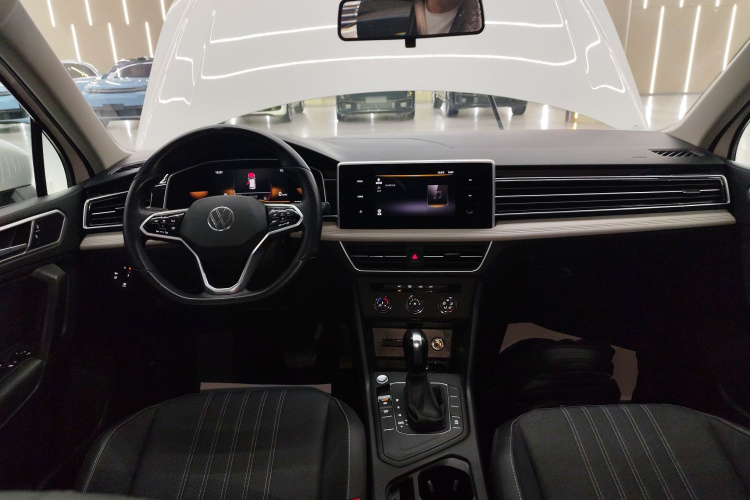 大众 途观L 2023款 330TSI 自动两驱舒享版中控内饰7002