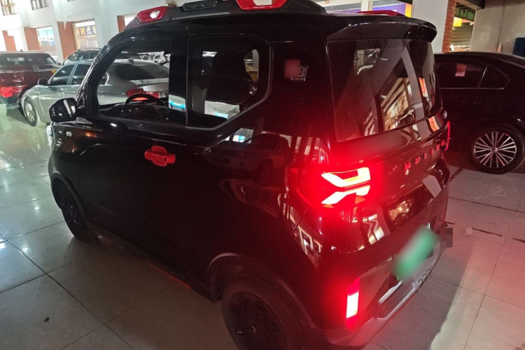 五菱汽车 宏光MINIEV 2022款 GAMEBOY 200km 玩咖款 磷酸铁锂车身外观4