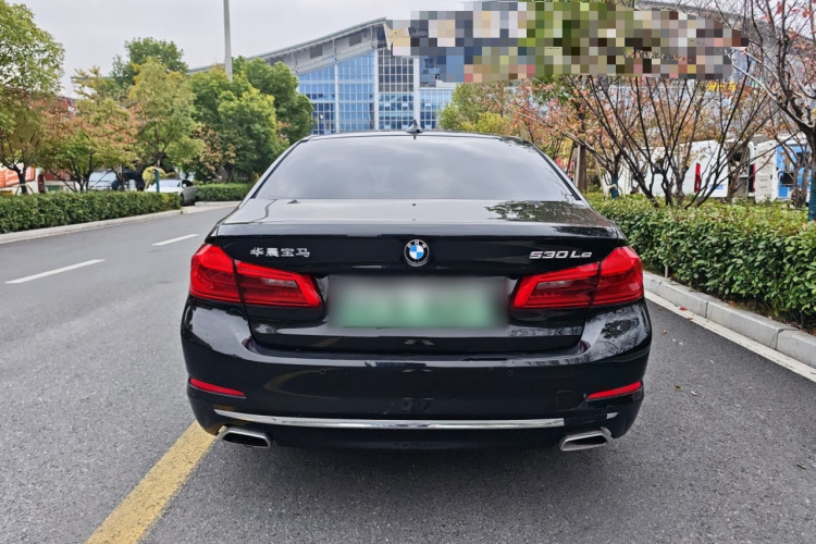 宝马5系新能源 2020款 里程升级版 530Le 豪华套装车身外观6004