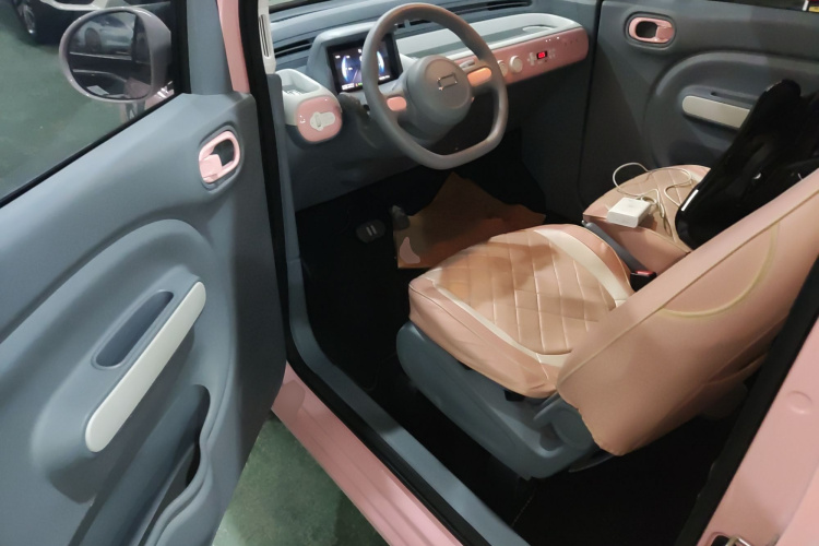 奔腾小马 2025款 222km 闪电马中控内饰20