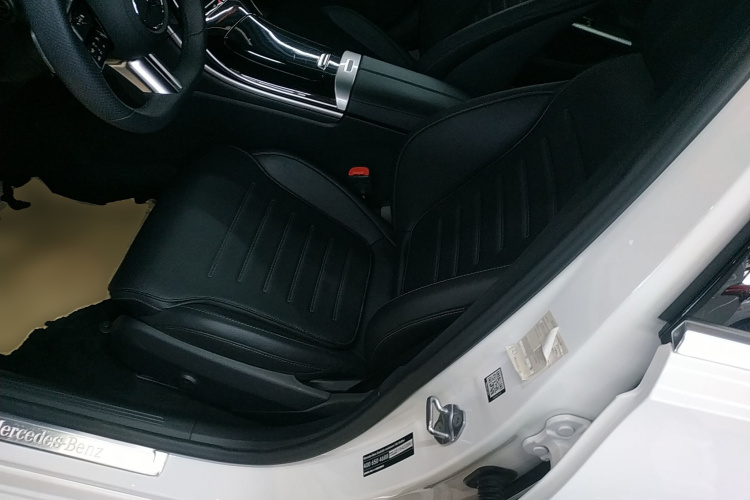 奔驰C级 2022款 改款 C 260 L 运动版中控内饰19