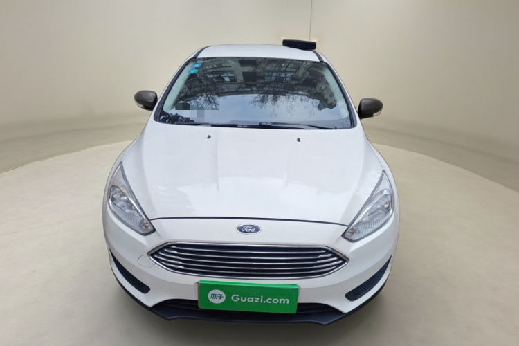 福特 福克斯 2018款 两厢经典 1.6L 自动舒适型智行版车身外观2