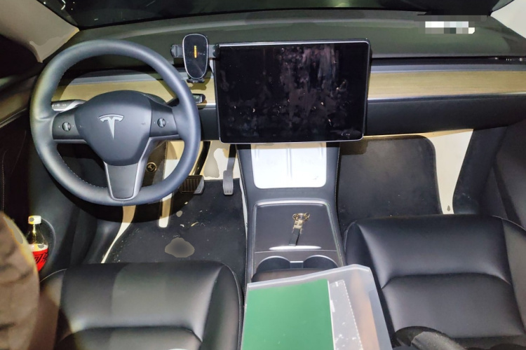 特斯拉 Model Y 2022款 改款 后轮驱动版中控内饰12