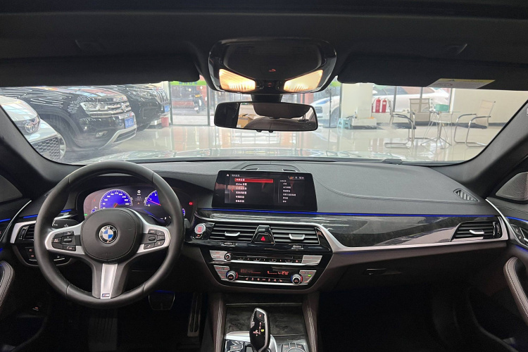 宝马5系 2019款 525Li M运动套装中控内饰7001