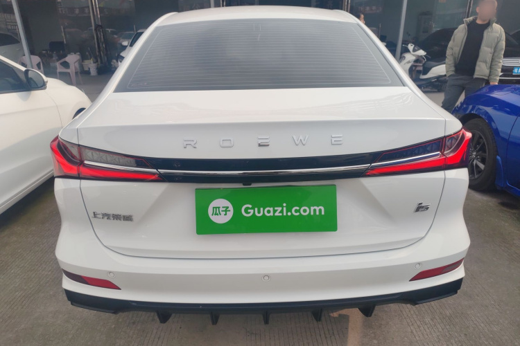 荣威i5 2023款 1.5L 手动舒享版车身外观6