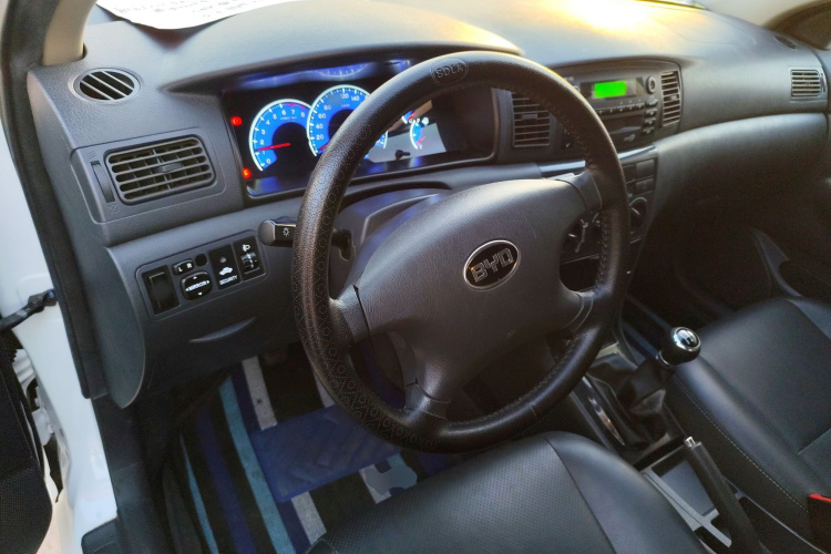 比亚迪F3 2020款 1.5L 手动经典型中控内饰13