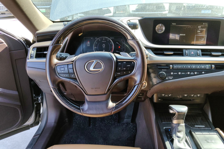 雷克萨斯ES 2018款 200 豪华版 国V中控内饰13