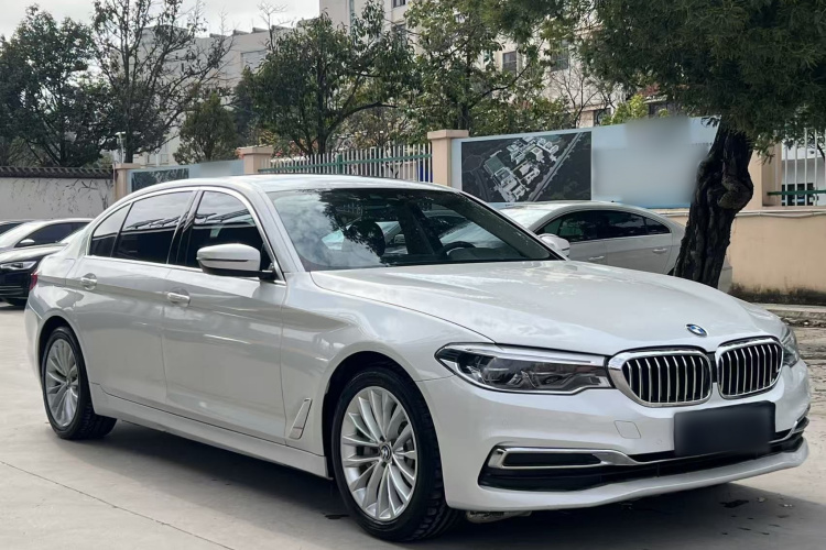 宝马5系新能源 2020款 里程升级版 530Le 豪华套装车身外观6008