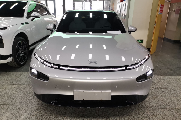 小鹏P7 2024款 P7i 550 Pro车身外观6001