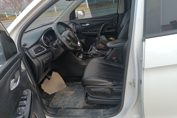 宝骏730 2019款 1.5T CVT时尚型 7座 国VI中控内饰19